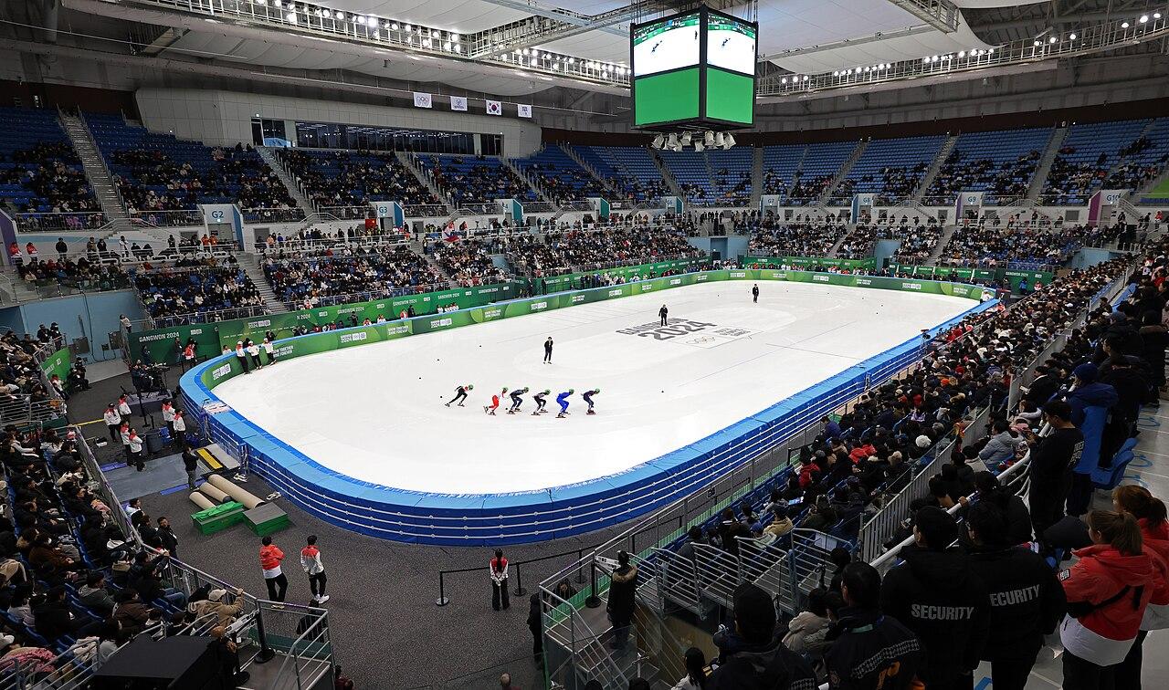 短道速滑战术解析：节奏与空间如何决定走势